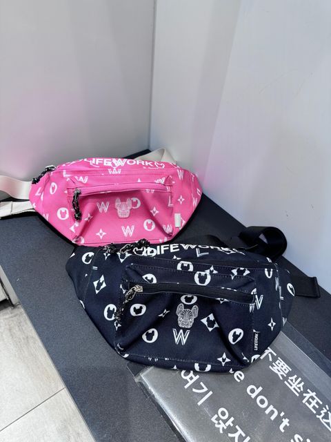 JuzBeauty-JuzBeautyMalaysia-JuzPretty-Authentic-Kbeauty-Malaysia-Skin-Care-Cosmetics-Jbeauty-Health-Care-korean-streetwear-LIFEWORK LW245BG940 Radok Wappen Hip Sack 胸包 腰包7