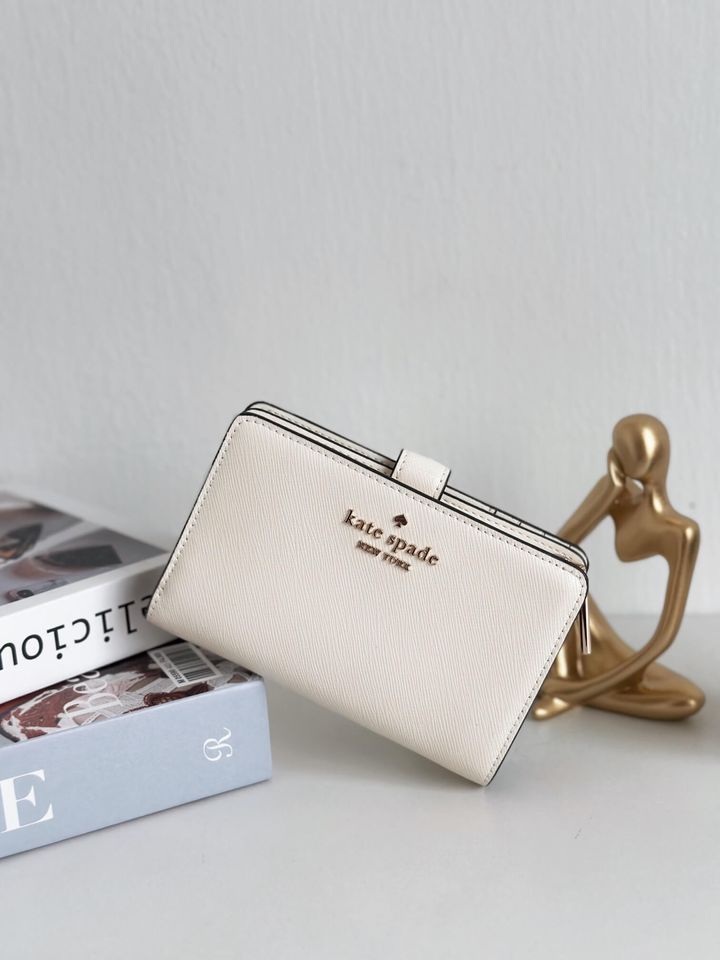 JuzBeauty_JuzBeautyMalaysia_JuzPretty_Authentic_Kbeauty_Malaysia_Skin_Care_Cosmetics_Jbeauty_Health_Care_korean_streetwear_US_Luxury_KATE SPADE KC580 Madison Medium Compact Bifold Wallet In White 女款钱包3