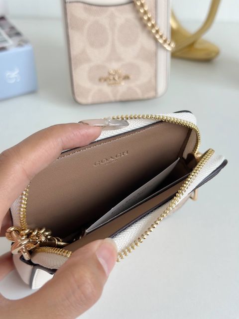JuzBeauty_JuzBeautyMalaysia_JuzPretty_Authentic_Kbeauty_Malaysia_Skin_Care_Cosmetics_Jbeauty_Health_Care_korean_streetwear_US_Luxury_COACH CW883 Zip Card Case In Signature Canvas In Gold:Sand:Chalk 女款卡包5