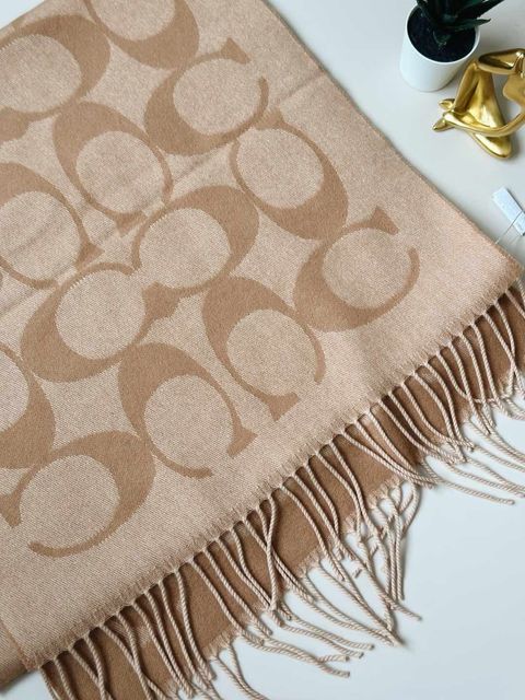 JuzBeauty_JuzBeautyMalaysia_JuzPretty_Authentic_Kbeauty_Malaysia_Skin_Care_Cosmetics_Jbeauty_Health_Care_korean_streetwear_US_Luxury_COACH CU807 Signature Oversized Muffler In Camel 围巾1