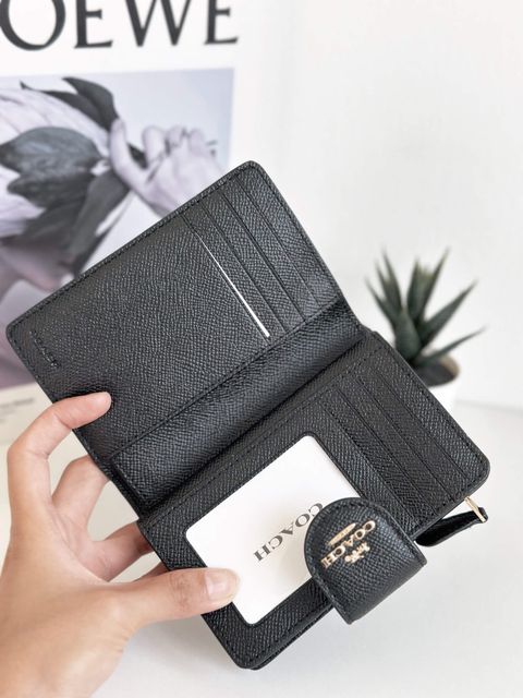 JuzBeauty_JuzBeautyMalaysia_JuzPretty_Authentic_Kbeauty_Malaysia_Skin_Care_Cosmetics_Jbeauty_Health_Care_korean_streetwear_US_Luxury_COACH 6390 Medium Corner Zip Wallet In Black 钱包2