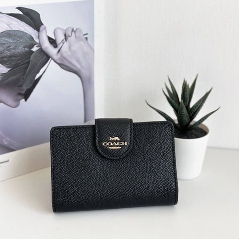 JuzBeauty_JuzBeautyMalaysia_JuzPretty_Authentic_Kbeauty_Malaysia_Skin_Care_Cosmetics_Jbeauty_Health_Care_korean_streetwear_US_Luxury_COACH 6390 Medium Corner Zip Wallet In Black 钱包1