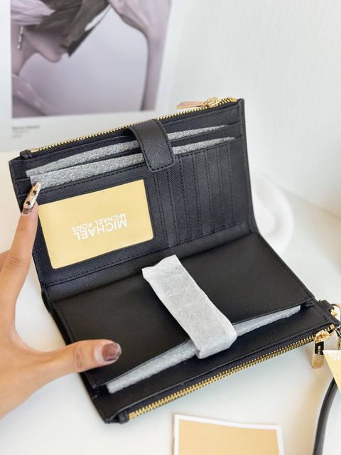 JuzBeauty_JuzBeautyMalaysia_JuzPretty_Authentic_Kbeauty_Malaysia_Skin_Care_Cosmetics_Jbeauty_Health_Care_korean_streetwear_US_Luxury_MICHAEL KORS 35F8GTVW0L Jet Set Travel Double Zip Wristlet In Black 女款手拿包4
