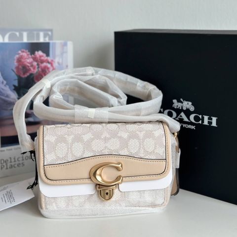 JuzBeauty_JuzBeautyMalaysia_JuzPretty_Authentic_Kbeauty_Malaysia_Skin_Care_Cosmetics_Jbeauty_Health_Care_korean_streetwear_US_Luxury_COACH C7937 Studio Shoulder Bag 19 Signature Jacquard In Cream 斜挎包1