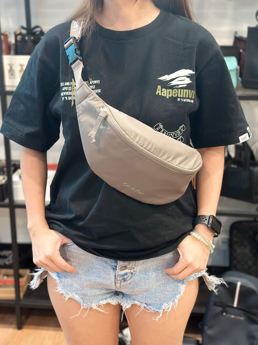 JuzBeauty_JuzBeautyMalaysia_JuzPretty_Authentic_Kbeauty_Malaysia_Skin_Care_Cosmetics_Jbeauty_Health_Care_korean_streetwear_US_Luxury_CALVIN KLEIN SP40599519 Nylon Sport Belt Bag In Grey 男款胸包5