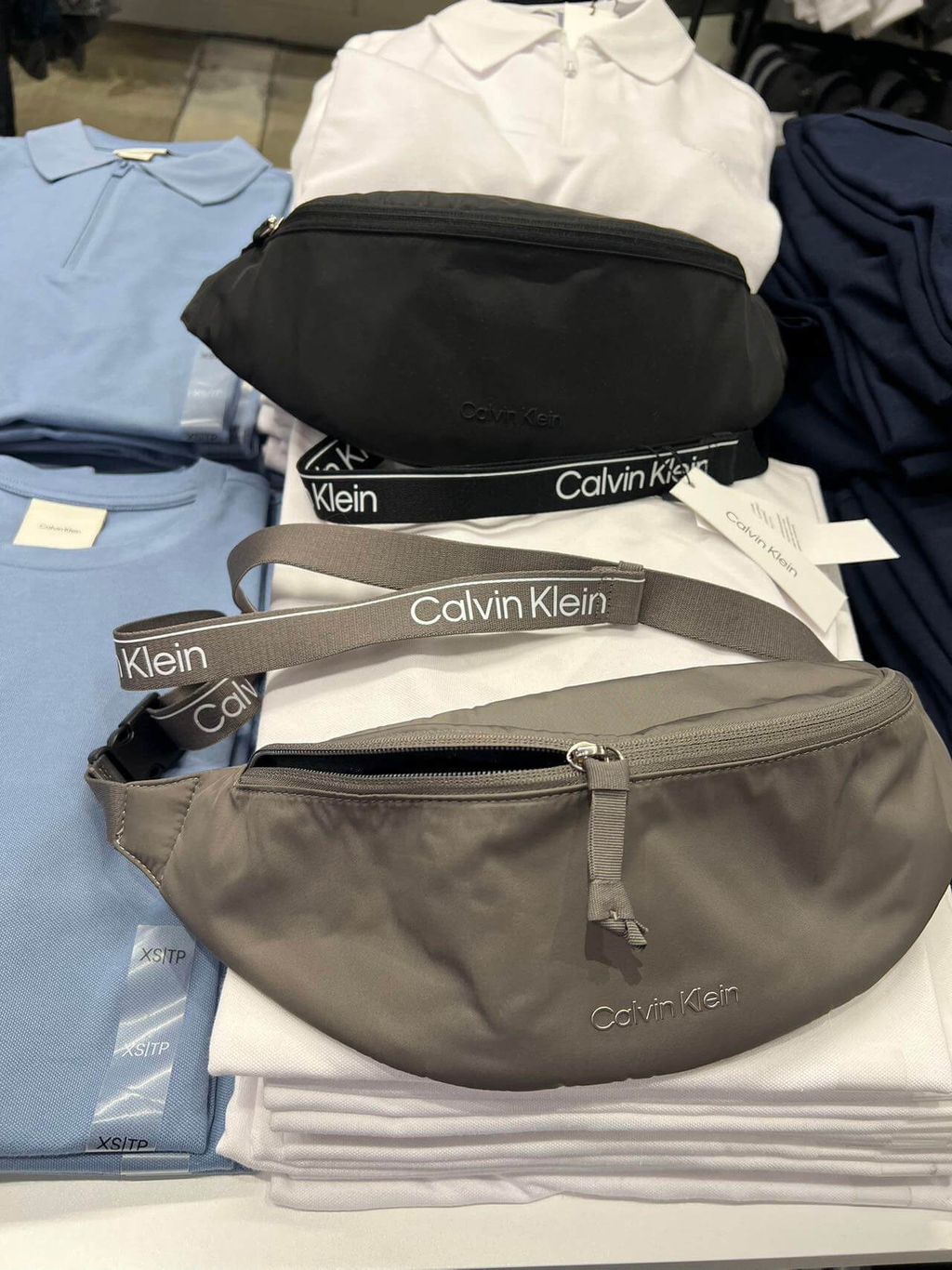 JuzBeauty_JuzBeautyMalaysia_JuzPretty_Authentic_Kbeauty_Malaysia_Skin_Care_Cosmetics_Jbeauty_Health_Care_korean_streetwear_US_Luxury_CALVIN KLEIN SP40599519 Nylon Sport Belt Bag In Grey 男款胸包7