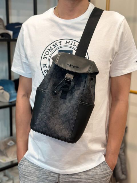 JuzBeauty_JuzBeautyMalaysia_JuzPretty_Authentic_Kbeauty_Malaysia_Skin_Care_Cosmetics_Jbeauty_Health_Care_korean_streetwear_US_Luxury_COACH CT712 Racer Pack In Signature Canvas In Charcoal Black 男款胸包9
