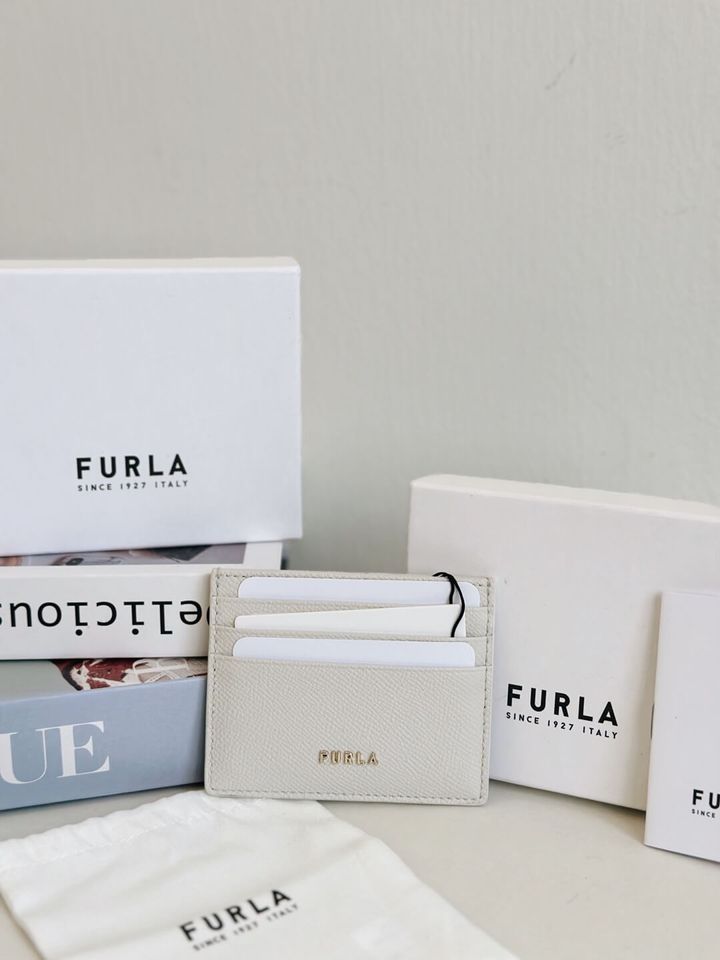 JuzBeauty_JuzBeautyMalaysia_JuzPretty_Authentic_Kbeauty_Malaysia_Skin_Care_Cosmetics_Jbeauty_Health_Care_korean_streetwear_US_Luxury_FURLA PS87CL0 Classic Card Case Vitello Andromeda Celestial 卡包礼盒2