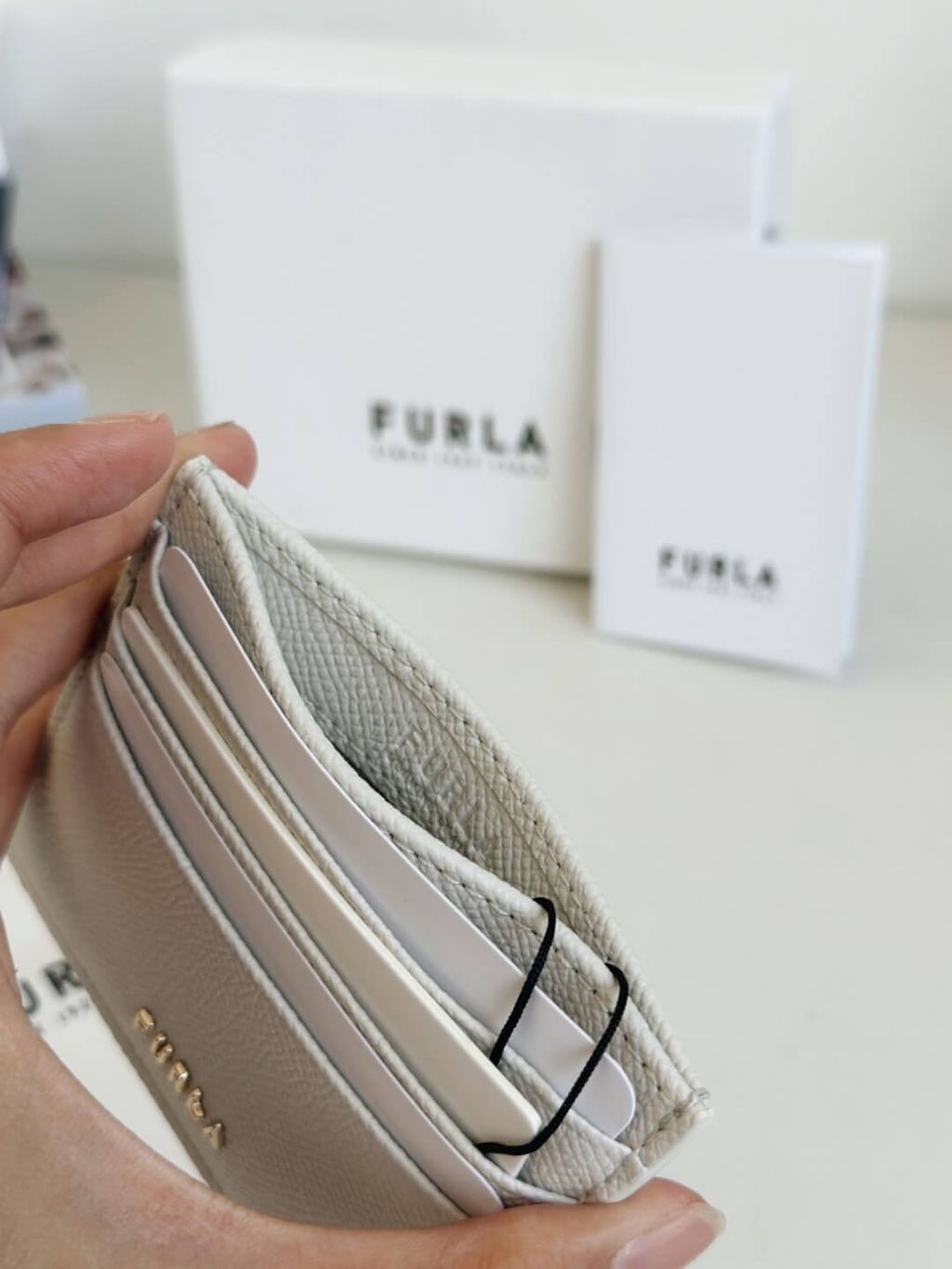 JuzBeauty_JuzBeautyMalaysia_JuzPretty_Authentic_Kbeauty_Malaysia_Skin_Care_Cosmetics_Jbeauty_Health_Care_korean_streetwear_US_Luxury_FURLA PS87CL0 Classic Card Case Vitello Andromeda Celestial 卡包礼盒4