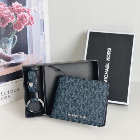 JuzBeauty_JuzBeautyMalaysia_JuzPretty_Authentic_Kbeauty_Malaysia_Skin_Care_Cosmetics_Jbeauty_Health_Care_korean_streetwear_US_Luxury_MICHAEL KORS 39H9LGFN5U Logo Slim Billfold Wallet With Keychain In Blue 男款钱包礼盒1