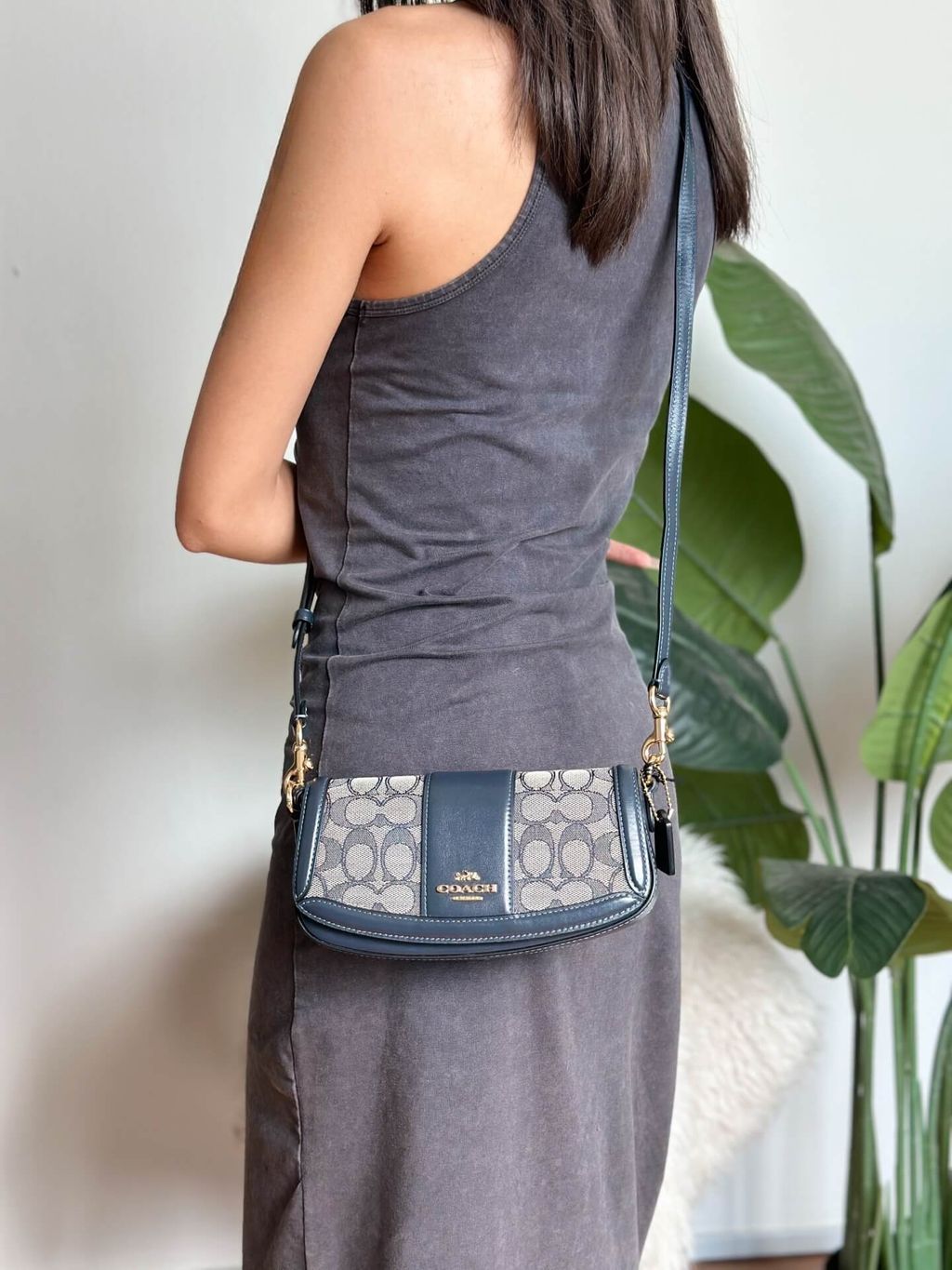 JuzBeauty_JuzBeautyMalaysia_JuzPretty_Authentic_Kbeauty_Malaysia_Skin_Care_Cosmetics_Jbeauty_Health_Care_korean_streetwear_US_Luxury_COACH CU985 Andrea Small Shoulder Bag In Signature Jacquard In Im/Navy/Midnight Navy 斜挎包