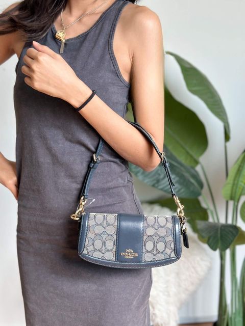 JuzBeauty_JuzBeautyMalaysia_JuzPretty_Authentic_Kbeauty_Malaysia_Skin_Care_Cosmetics_Jbeauty_Health_Care_korean_streetwear_US_Luxury_COACH CU985 Andrea Small Shoulder Bag In Signature Jacquard In Im/Navy/Midnight Navy 斜挎包