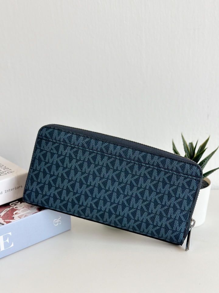JuzBeauty_JuzBeautyMalaysia_JuzPretty_Authentic_Kbeauty_Malaysia_Skin_Care_Cosmetics_Jbeauty_Health_Care_korean_streetwear_US_Luxury_MICHAEL KORS 36U9MCRE3B Cooper Logo Zip-Around Wallet In Blue 男款长钱包