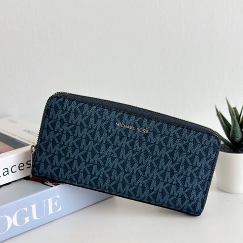 JuzBeauty_JuzBeautyMalaysia_JuzPretty_Authentic_Kbeauty_Malaysia_Skin_Care_Cosmetics_Jbeauty_Health_Care_korean_streetwear_US_Luxury_MICHAEL KORS 36U9MCRE3B Cooper Logo Zip-Around Wallet In Blue 男款长钱包