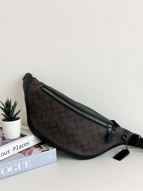 JuzBeauty_JuzBeautyMalaysia_JuzPretty_Authentic_Kbeauty_Malaysia_Skin_Care_Cosmetics_Jbeauty_Health_Care_korean_streetwear_US_Luxury_COACH CV926 Warren Belt Bag In Signature Canvas Walnut:Black 男款胸包1