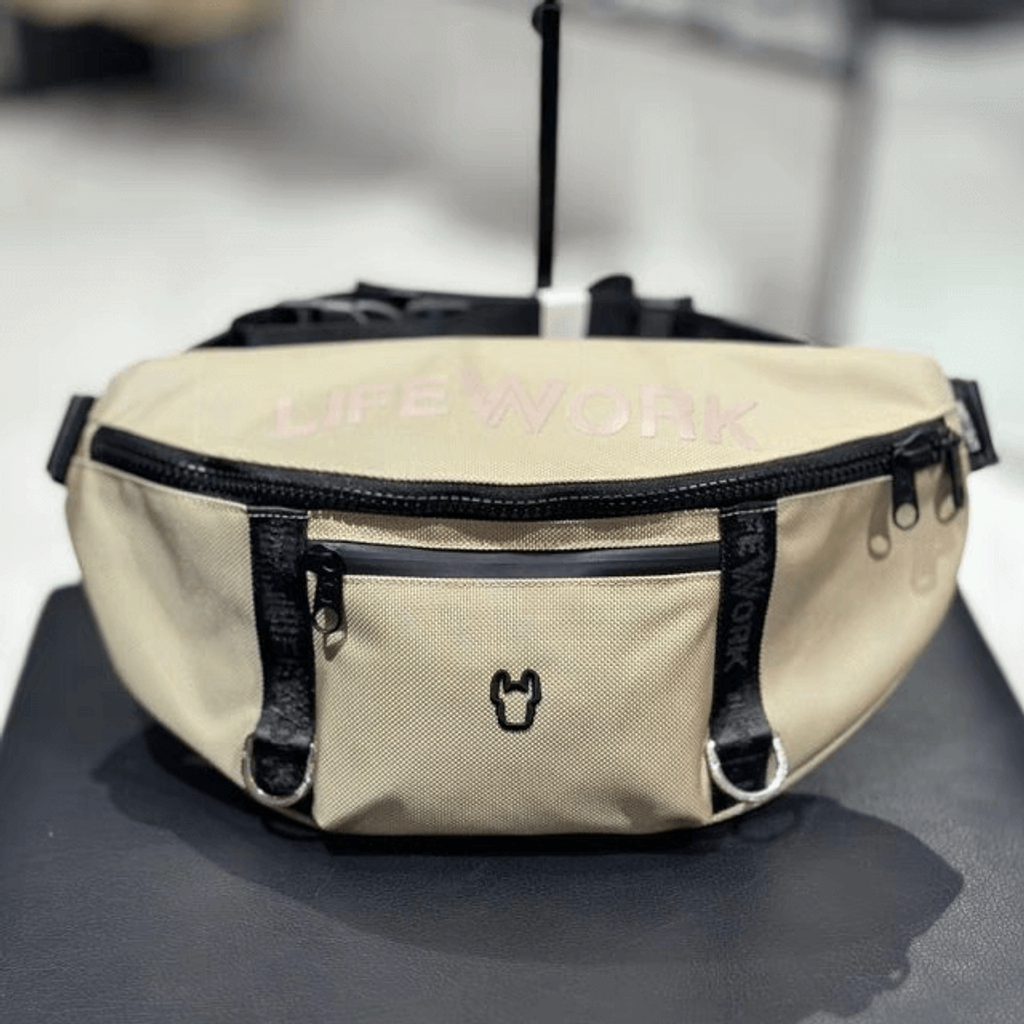 JuzBeauty-JuzBeautyMalaysia-JuzPretty-Authentic-Kbeauty-Malaysia-Skin-Care-Cosmetics-Jbeauty-Health-Care-korean-streetwear-LIFEWORK LW255BG201 Radog D-Ring Waist Bag 胸包 腰包15