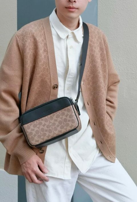 JuzBeauty_JuzBeautyMalaysia_JuzPretty_Authentic_Kbeauty_Malaysia_Skin_Care_Cosmetics_Jbeauty_Health_Care_korean_streetwear_US_Luxury_COACH CV921 Graham Crossbody In Signature Canvas Khaki 男款斜挎包1