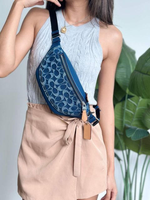 JuzBeauty_JuzBeautyMalaysia_JuzPretty_Authentic_Kbeauty_Malaysia_Skin_Care_Cosmetics_Jbeauty_Health_Care_korean_streetwear_US_Luxury_COACH CY886 Warren Mini Belt Bag In Signature Denim 胸包1