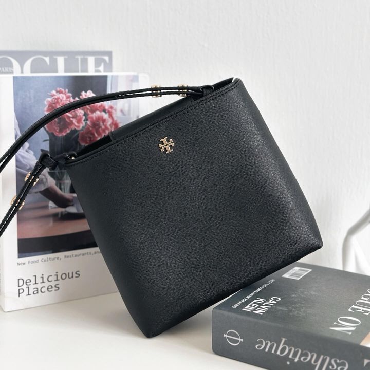 JuzBeauty_JuzBeautyMalaysia_JuzPretty_Authentic_Kbeauty_Malaysia_Skin_Care_Cosmetics_Jbeauty_Health_Care_korean_streetwear_US_Luxury_TORY BURCH 147938 Emerson Small Bucket Bag In Black 水桶包2