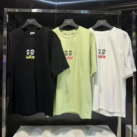 JuzBeauty-JuzBeautyMalaysia-JuzPretty-Authentic-Kbeauty-Malaysia-Skin-Care-Cosmetics-Jbeauty-Health-Care-korean-streetwear-ADLV x Shinchan And Friends Short Sleeve T-shirt 上衣9