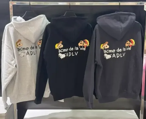 JuzBeauty-JuzBeautyMalaysia-JuzPretty-Authentic-Kbeauty-Malaysia-Skin-Care-Cosmetics-Jbeauty-Health-Care-korean-streetwear-ADLV x Fuzzy Rabbit Shinchan Short Sleeve T-shirt 上衣12