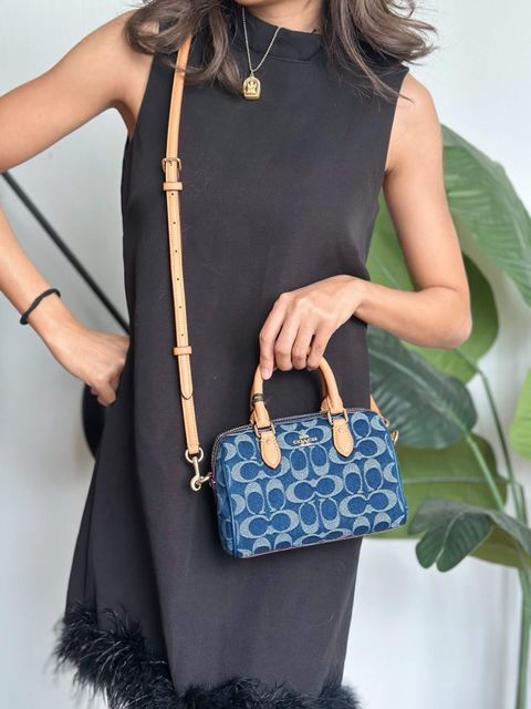 JuzBeauty_JuzBeautyMalaysia_JuzPretty_Authentic_Kbeauty_Malaysia_Skin_Care_Cosmetics_Jbeauty_Health_Care_korean_streetwear_US_Luxury_COACH CY742 Mini Rowan Crossbody Bag In Signature Denim 迷你枕头包1