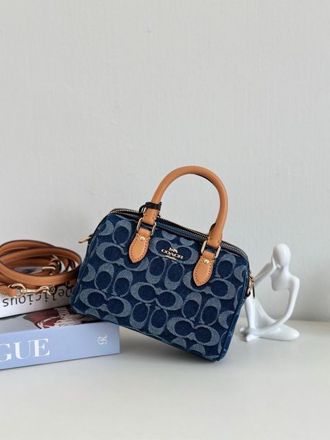 JuzBeauty_JuzBeautyMalaysia_JuzPretty_Authentic_Kbeauty_Malaysia_Skin_Care_Cosmetics_Jbeauty_Health_Care_korean_streetwear_US_Luxury_COACH CY742 Mini Rowan Crossbody Bag In Signature Denim 迷你枕头包6