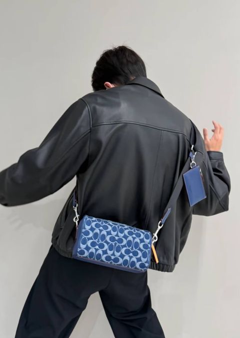 JuzBeauty_JuzBeautyMalaysia_JuzPretty_Authentic_Kbeauty_Malaysia_Skin_Care_Cosmetics_Jbeauty_Health_Care_korean_streetwear_US_Luxury_COACH CY892 Axel Crossbody Bag In Signature Denim 男士斜挎包9