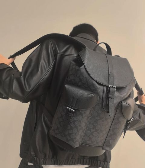 JuzBeauty_JuzBeautyMalaysia_JuzPretty_Authentic_Kbeauty_Malaysia_Skin_Care_Cosmetics_Jbeauty_Health_Care_korean_streetwear_US_Luxury_COACH CW211 Warner Backpack In Signature Canvas Charcoal:Black 男款背包7