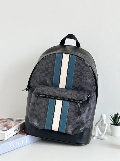 JuzBeauty_JuzBeautyMalaysia_JuzPretty_Authentic_Kbeauty_Malaysia_Skin_Care_Cosmetics_Jbeauty_Health_Care_korean_streetwear_US_Luxury_COACH CV922 West Backpack In Signature Canvas With Varsity Stripe In Charcoal-Denim-Chalk 男款背包1