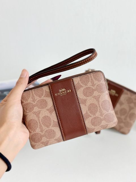 JuzBeauty_JuzBeautyMalaysia_JuzPretty_Authentic_Kbeauty_Malaysia_Skin_Care_Cosmetics_Jbeauty_Health_Care_korean_streetwear_US_Luxury_COACH CW854 Corner Zip Wristlet In Signature Canvas With Stripe In Tan-Brown 手拿包1
