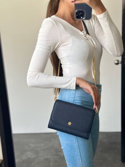 JuzBeauty_JuzBeautyMalaysia_JuzPretty_Authentic_Kbeauty_Malaysia_Skin_Care_Cosmetics_Jbeauty_Health_Care_korean_streetwear_US_Luxury_TORY BURCH 136093 0522 Emerson Chain Woc Wallet On Chain In Navy 斜挎包5