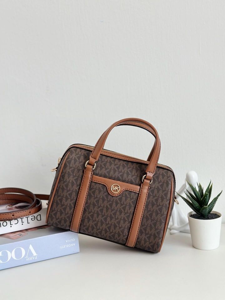 JuzBeauty_JuzBeautyMalaysia_JuzPretty_Authentic_Kbeauty_Malaysia_Skin_Care_Cosmetics_Jbeauty_Health_Care_korean_streetwear_US_Luxury_MICHAEL KORS 35S4GTFC1B Travel Small Duffle Crossbody In Signature Brown 枕头包5