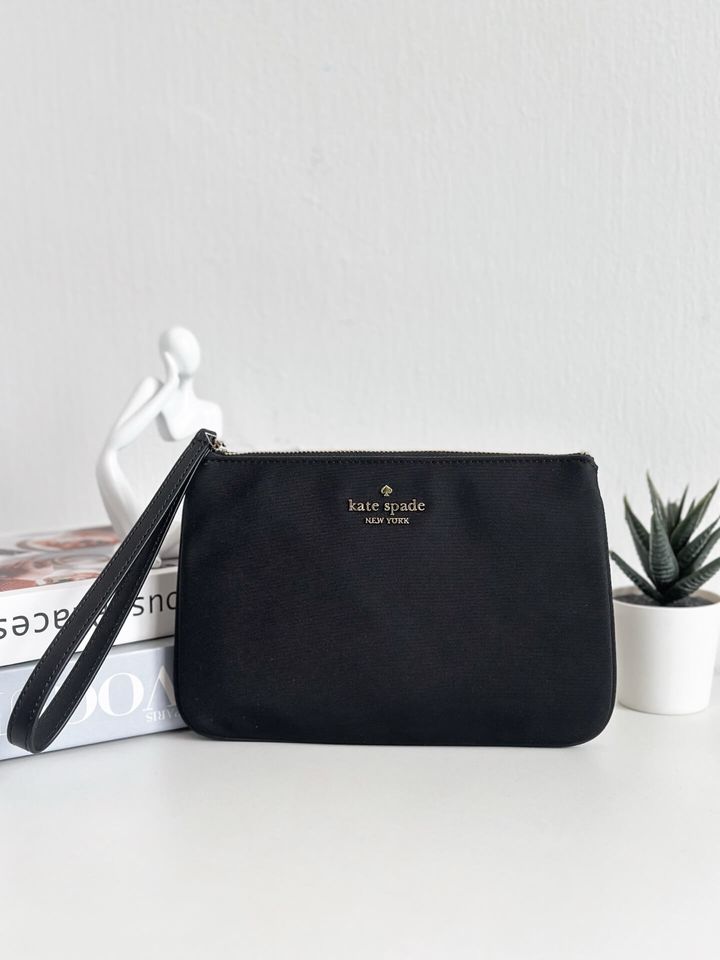JuzBeauty_JuzBeautyMalaysia_JuzPretty_Authentic_Kbeauty_Malaysia_Skin_Care_Cosmetics_Jbeauty_Health_Care_korean_streetwear_US_Luxury_KATE SPADE KC633 Chelsea Medium Wristlet Pouch In Black 手拿包1