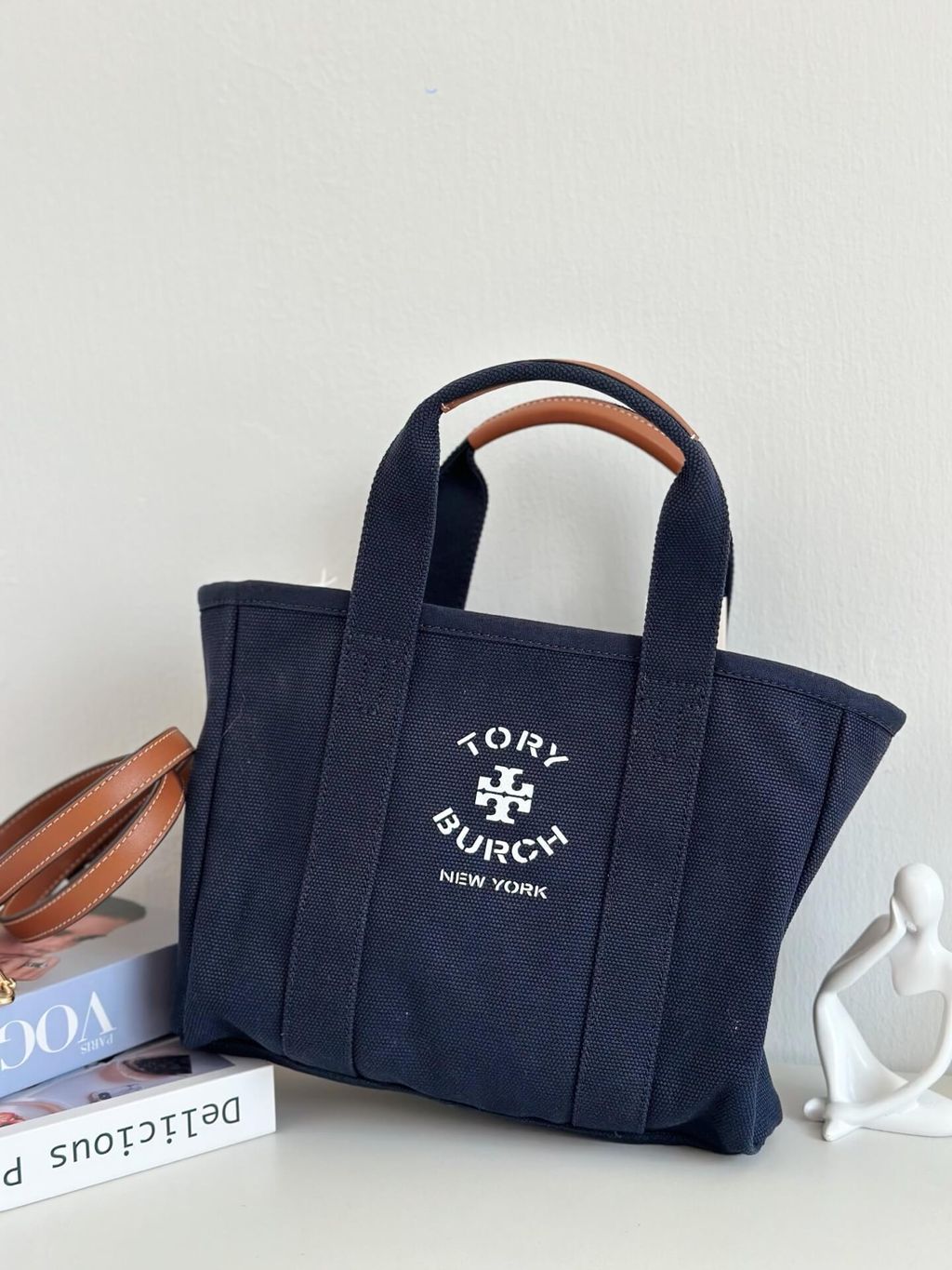 JuzBeauty_JuzBeautyMalaysia_JuzPretty_Authentic_Kbeauty_Malaysia_Skin_Care_Cosmetics_Jbeauty_Health_Care_korean_streetwear_US_Luxury_TORY BURCH 156529 Canvas Small Tote Bag Crossbody In Warm Night 托特包5
