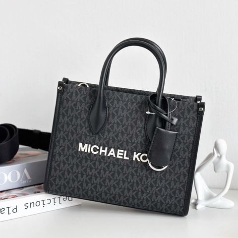JuzBeauty_JuzBeautyMalaysia_JuzPretty_Authentic_Kbeauty_Malaysia_Skin_Care_Cosmetics_Jbeauty_Health_Care_korean_streetwear_US_Luxury_MICHAEL KORS 35R5S7ZT1B Mirella Small Signature Logo Crossbody Bag 斜挎包1