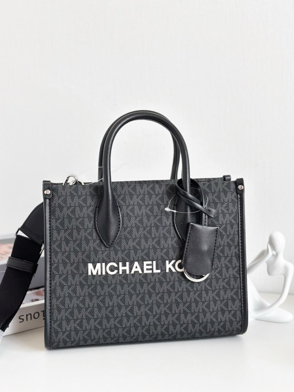 JuzBeauty_JuzBeautyMalaysia_JuzPretty_Authentic_Kbeauty_Malaysia_Skin_Care_Cosmetics_Jbeauty_Health_Care_korean_streetwear_US_Luxury_MICHAEL KORS 35R5S7ZT1B Mirella Small Signature Logo Crossbody Bag 斜挎包6