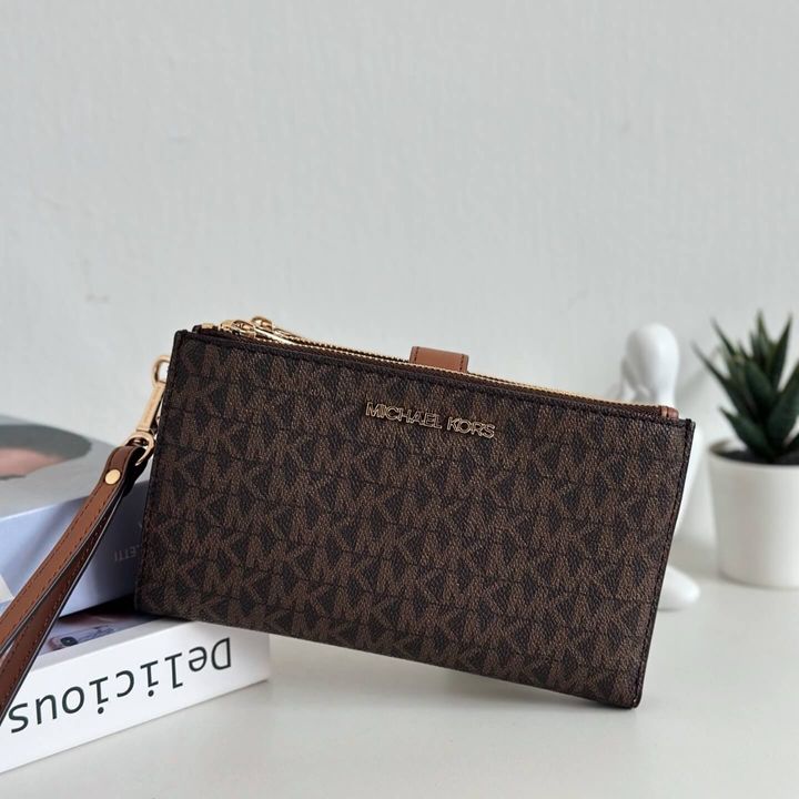 JuzBeauty_JuzBeautyMalaysia_JuzPretty_Authentic_Kbeauty_Malaysia_Skin_Care_Cosmetics_Jbeauty_Health_Care_korean_streetwear_US_Luxury_MICHAEL KORS 35F8GTVW0B Jet Set Travel  Large Double Zip Wristlet In Brown Acorn 女款手拿包2