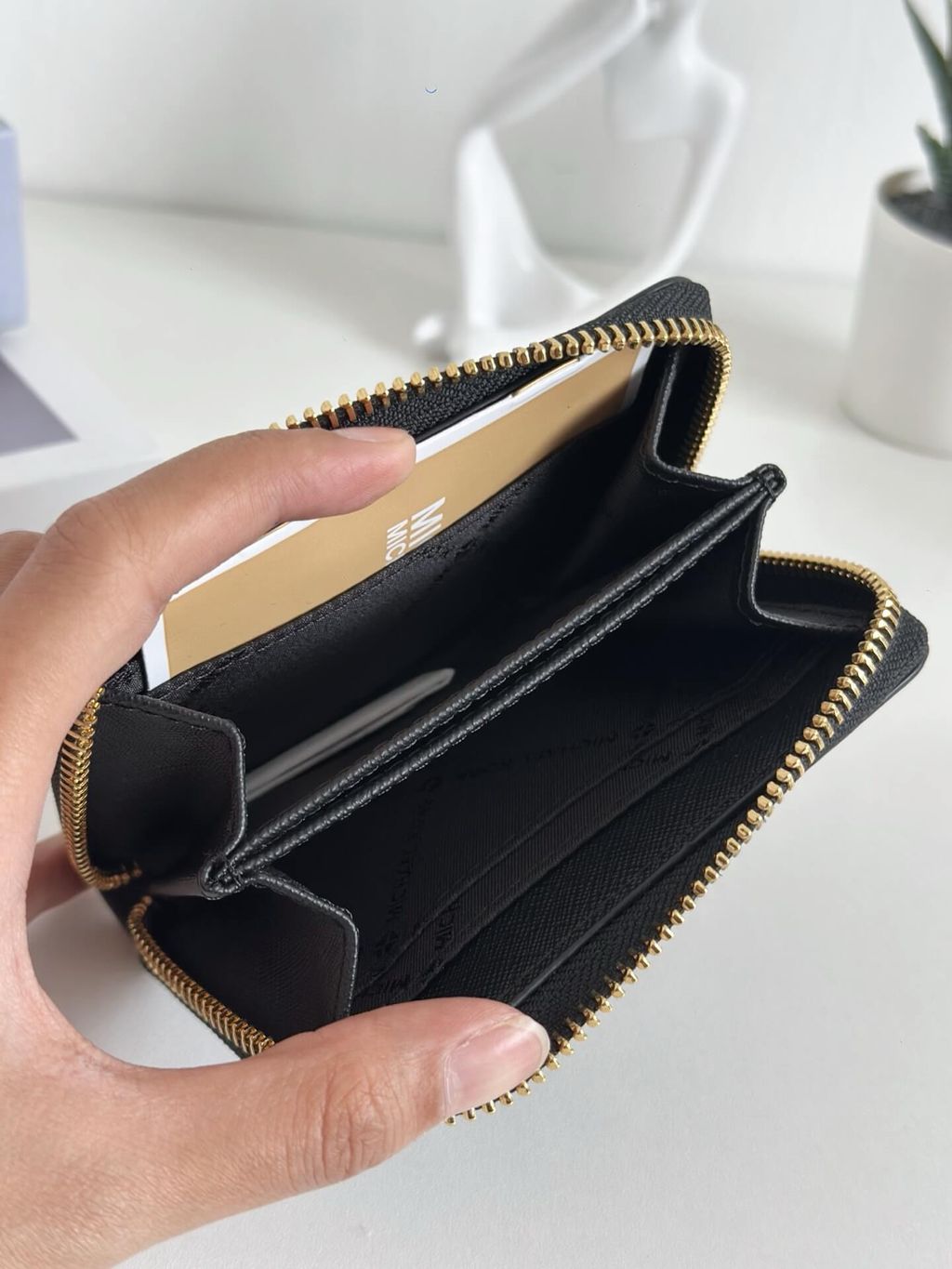 JuzBeauty_JuzBeautyMalaysia_JuzPretty_Authentic_Kbeauty_Malaysia_Skin_Care_Cosmetics_Jbeauty_Health_Care_korean_streetwear_US_Luxury_MICHAEL KORS 35H8GTVZ1L Jet Set Travel Medium Saffiano Leather Wallet In Black 女款钱包2