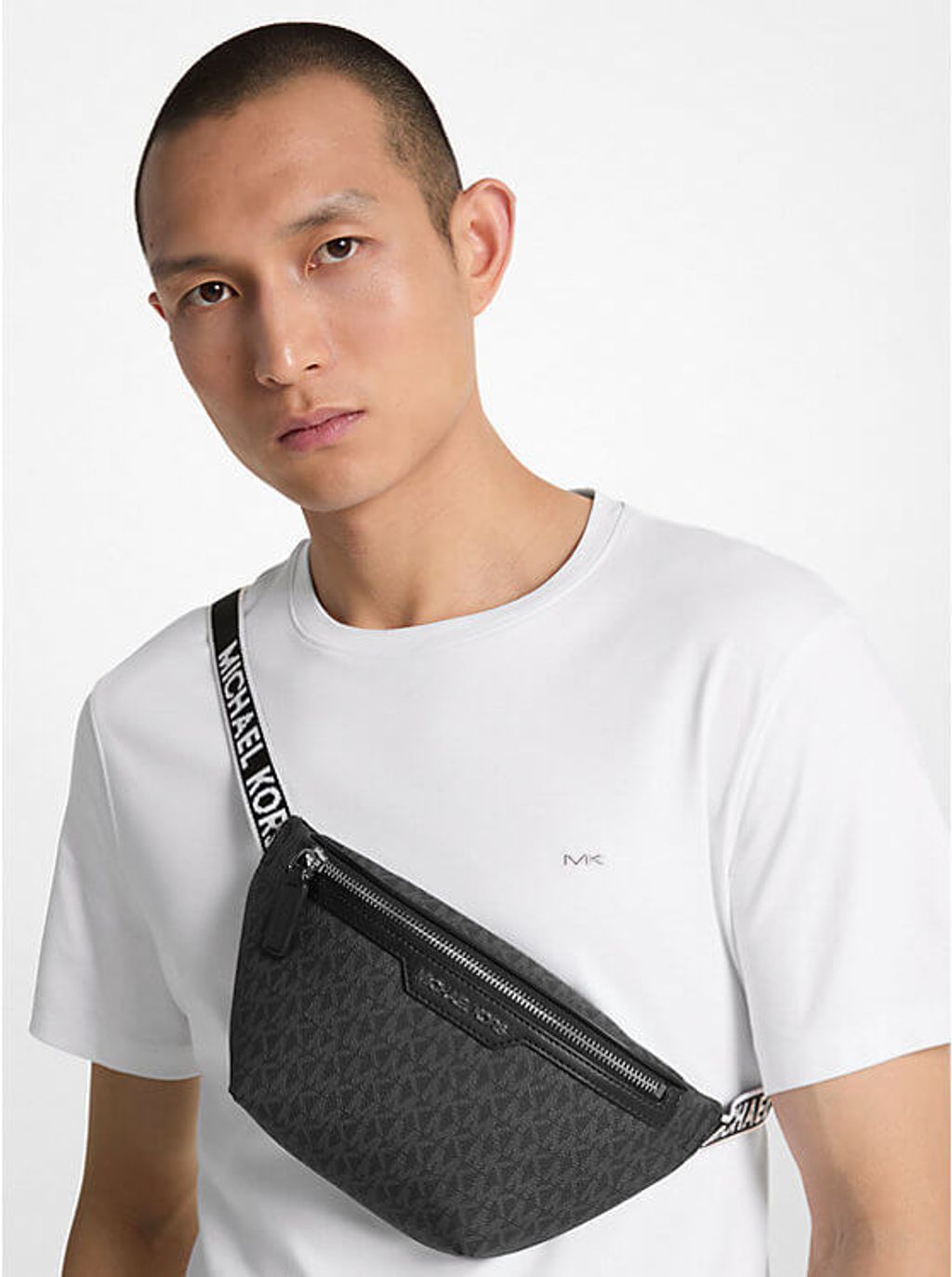 JuzBeauty_JuzBeautyMalaysia_JuzPretty_Authentic_Kbeauty_Malaysia_Skin_Care_Cosmetics_Jbeauty_Health_Care_korean_streetwear_US_Luxury_MICHAEL KORS 37T4LCOY1B Cooper Mini Logo Belt Bag In Black 男款胸包2