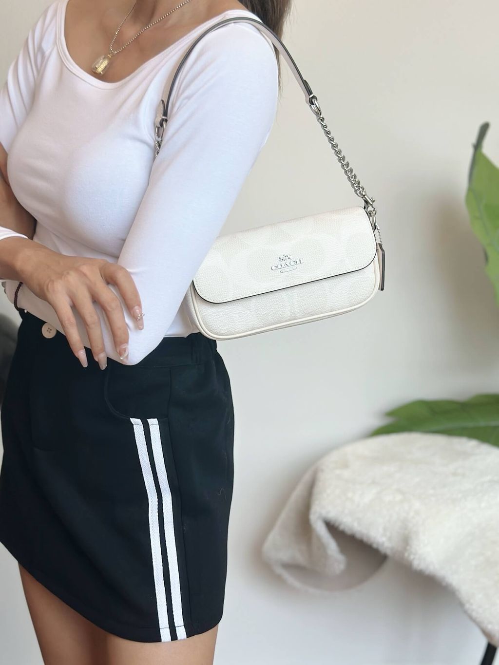 JuzBeauty_JuzBeautyMalaysia_JuzPretty_Authentic_Kbeauty_Malaysia_Skin_Care_Cosmetics_Jbeauty_Health_Care_korean_streetwear_US_Luxury_COACH CAN70 Hailey Flap Bag In Signature Canvas In White:Chalk 法棍包9