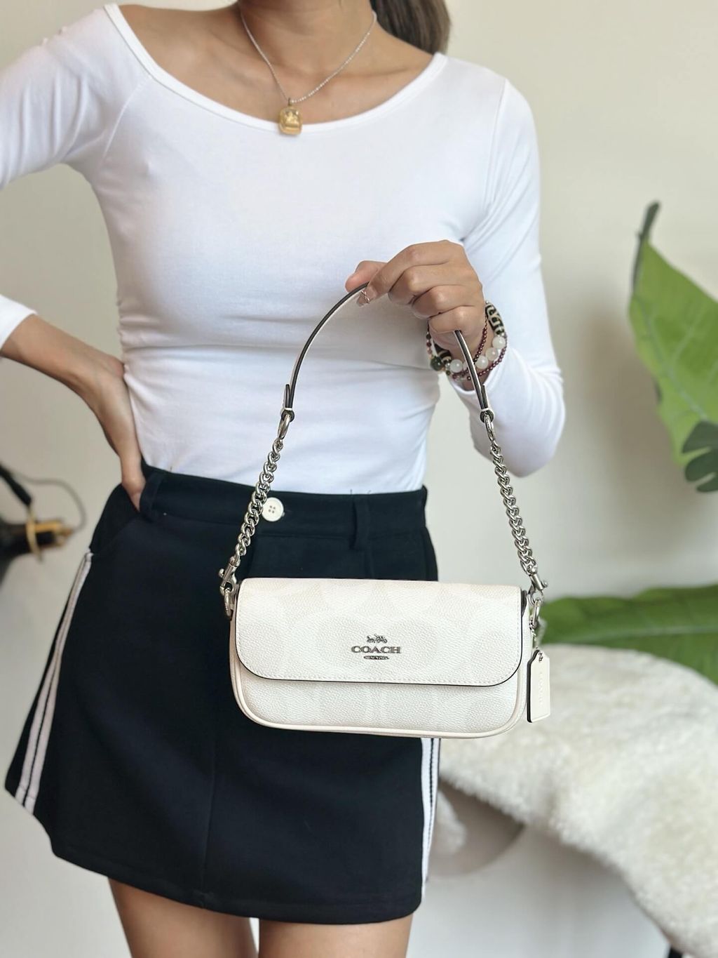 JuzBeauty_JuzBeautyMalaysia_JuzPretty_Authentic_Kbeauty_Malaysia_Skin_Care_Cosmetics_Jbeauty_Health_Care_korean_streetwear_US_Luxury_COACH CAN70 Hailey Flap Bag In Signature Canvas In White:Chalk 法棍包2