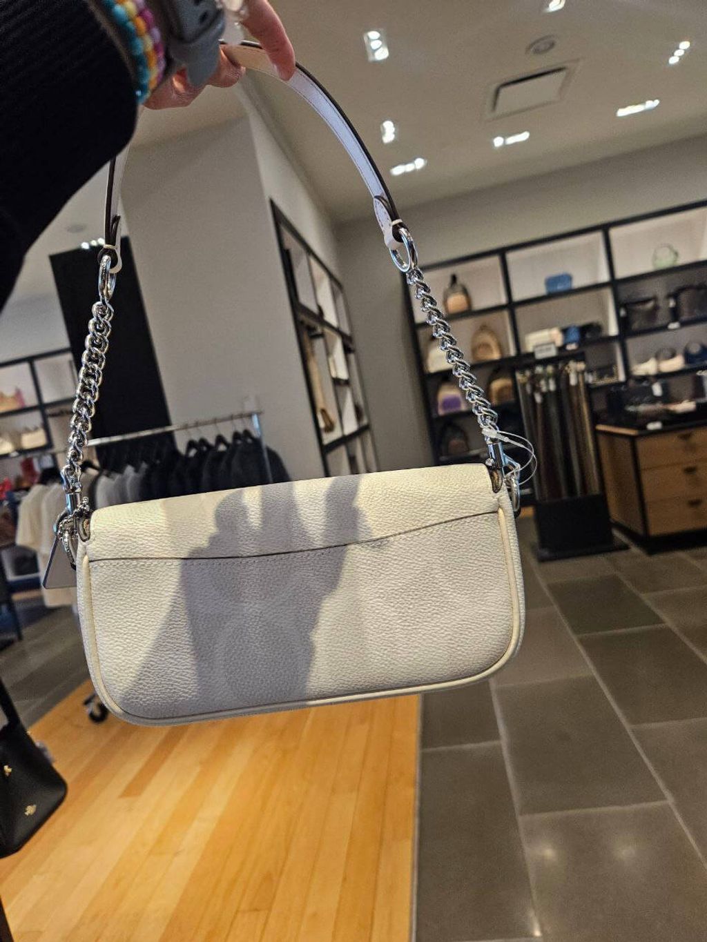 JuzBeauty_JuzBeautyMalaysia_JuzPretty_Authentic_Kbeauty_Malaysia_Skin_Care_Cosmetics_Jbeauty_Health_Care_korean_streetwear_US_Luxury_COACH CAN70 Hailey Flap Bag In Signature Canvas In White:Chalk 法棍包6