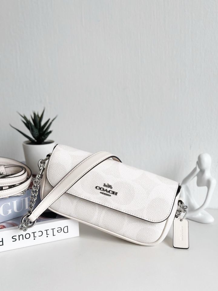 JuzBeauty_JuzBeautyMalaysia_JuzPretty_Authentic_Kbeauty_Malaysia_Skin_Care_Cosmetics_Jbeauty_Health_Care_korean_streetwear_US_Luxury_COACH CAN70 Hailey Flap Bag In Signature Canvas In White:Chalk 法棍包1