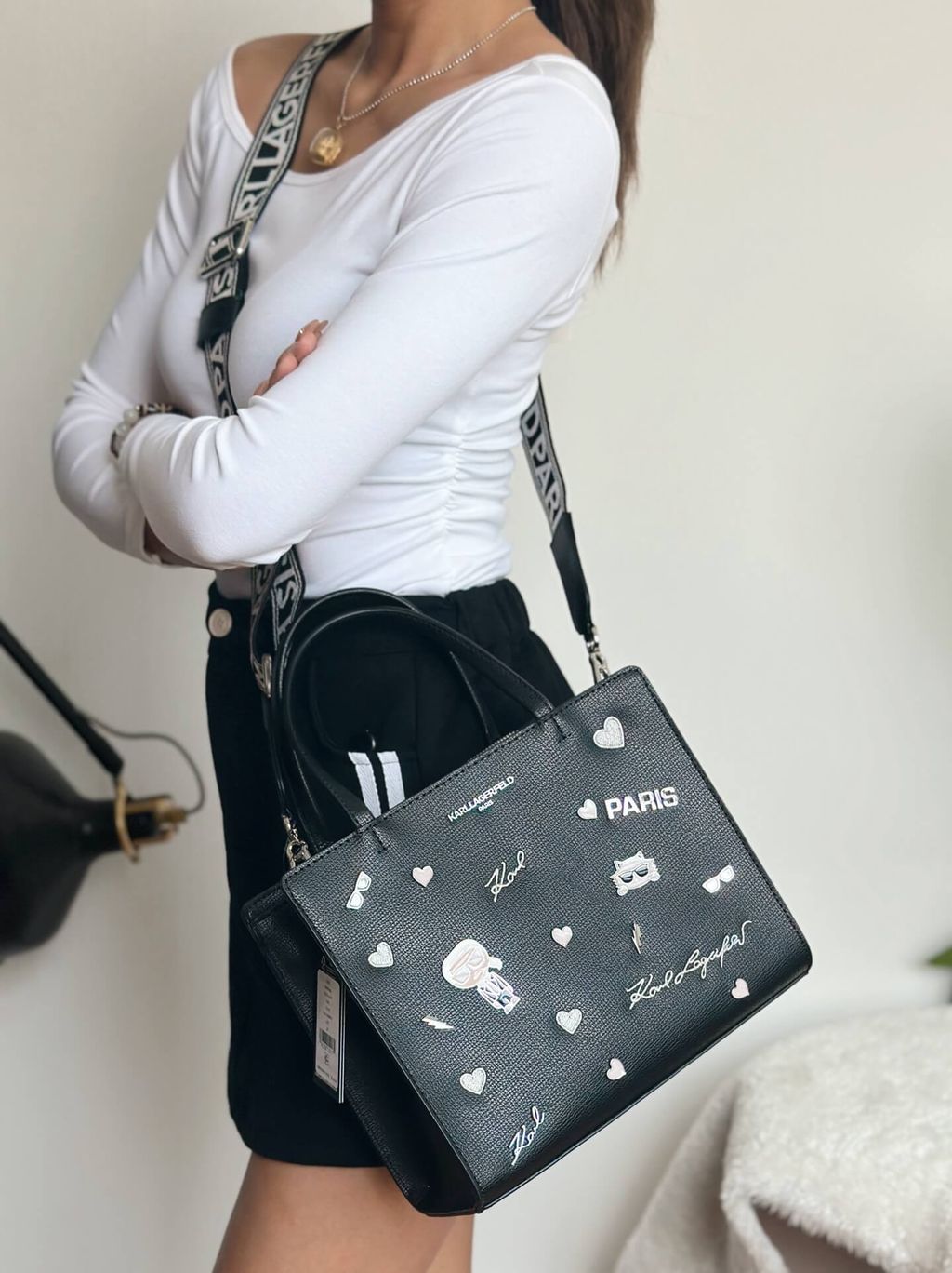 JuzBeauty_JuzBeautyMalaysia_JuzPretty_Authentic_Kbeauty_Malaysia_Skin_Care_Cosmetics_Jbeauty_Health_Care_korean_streetwear_US_Luxury_KARL LAGERFELD LH4DU8BJ Maybelle Satchel with Pins In Black 剑桥包6