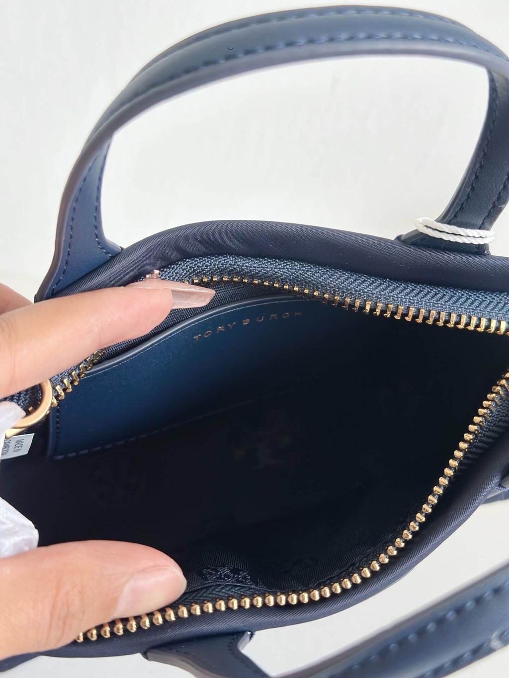 JuzBeauty_JuzBeautyMalaysia_JuzPretty_Authentic_Kbeauty_Malaysia_Skin_Care_Cosmetics_Jbeauty_Health_Care_korean_streetwear_US_Luxury_TORY BURCH 146437 Ella Mini Tote In Navy 托特包4