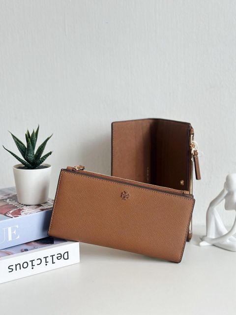 JuzBeauty_JuzBeautyMalaysia_JuzPretty_Authentic_Kbeauty_Malaysia_Skin_Care_Cosmetics_Jbeauty_Health_Care_korean_streetwear_US_Luxury_TORY BURCH 159229 Emerson Slim Envelope Wallet In Moose 长钱包1