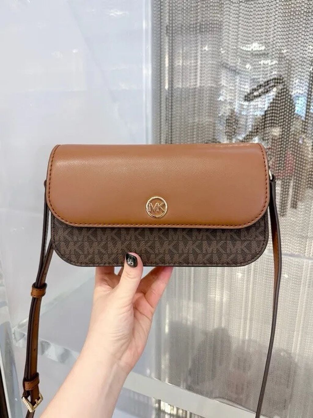 JuzBeauty_JuzBeautyMalaysia_JuzPretty_Authentic_Kbeauty_Malaysia_Skin_Care_Cosmetics_Jbeauty_Health_Care_korean_streetwear_US_Luxury_MICHAEL KORS 35F4GTVC1B Jet Set Travel Small Logo Crossbody Bag In Brown 斜挎包7