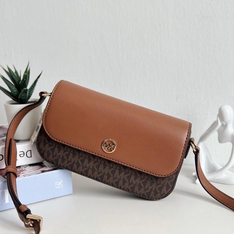 JuzBeauty_JuzBeautyMalaysia_JuzPretty_Authentic_Kbeauty_Malaysia_Skin_Care_Cosmetics_Jbeauty_Health_Care_korean_streetwear_US_Luxury_MICHAEL KORS 35F4GTVC1B Jet Set Travel Small Logo Crossbody Bag In Brown 斜挎包1