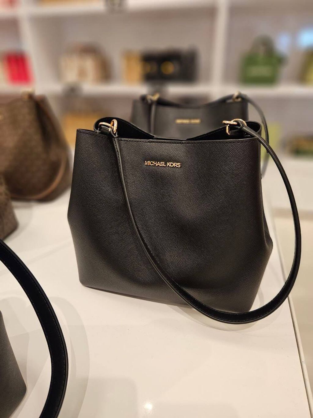 JuzBeauty_JuzBeautyMalaysia_JuzPretty_Authentic_Kbeauty_Malaysia_Skin_Care_Cosmetics_Jbeauty_Health_Care_korean_streetwear_US_Luxury_MICHAEL KORS 35S4G3FS2I Pratt Medium Shoulder Bag In Black 水桶包4